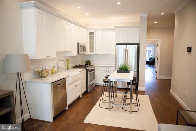 Building Photo - 39 U St NE