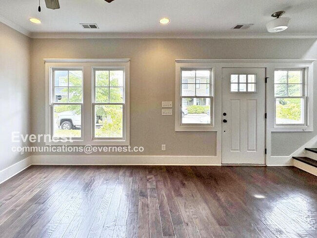 Building Photo - 3423 Sawyer Dr