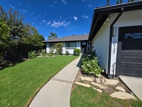 Building Photo - Spacious Northridge Family home near the N...