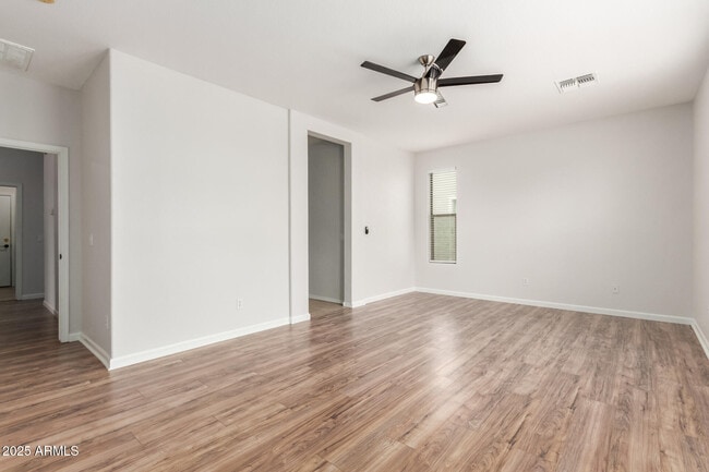 Building Photo - 4274 E Gleneagle Dr