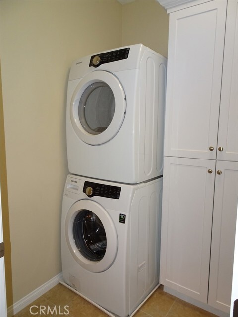 Building Photo - 108 Oasis