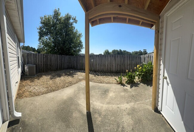 Building Photo - 104 St Kitts Ct