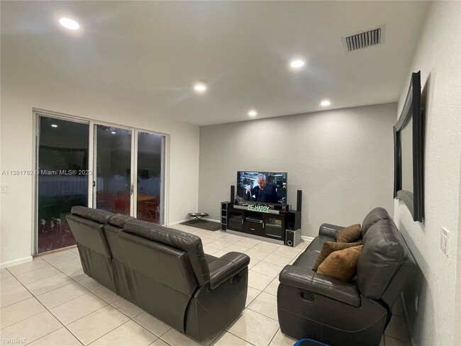 Building Photo - 5 br, 3 bath House - 16479 SW 29th St # 16479