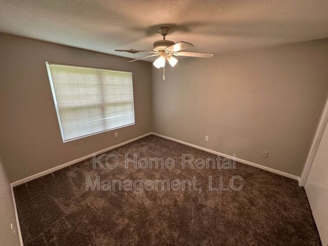 Building Photo - 8201 Woodson Dr