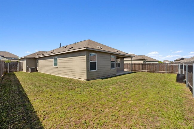 Building Photo - 185 Silver Springs Bend