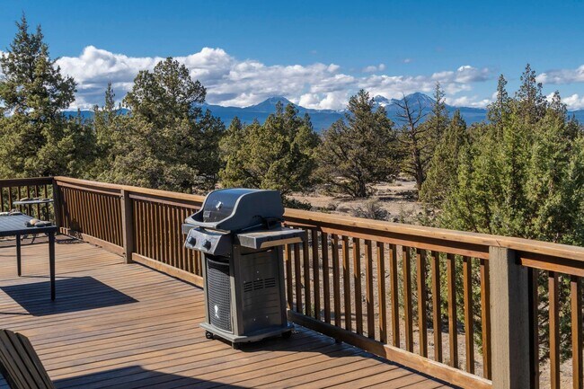 Building Photo - Beautiful Home in the Country with Views, ...