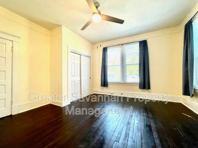 Building Photo - 637 E 39th St