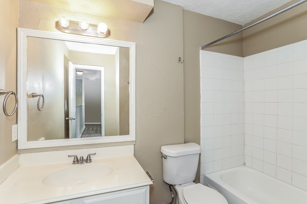 Building Photo - 6042 Beaconridge Dr