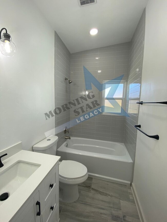 Building Photo - Fully Remodeled 3 bd home