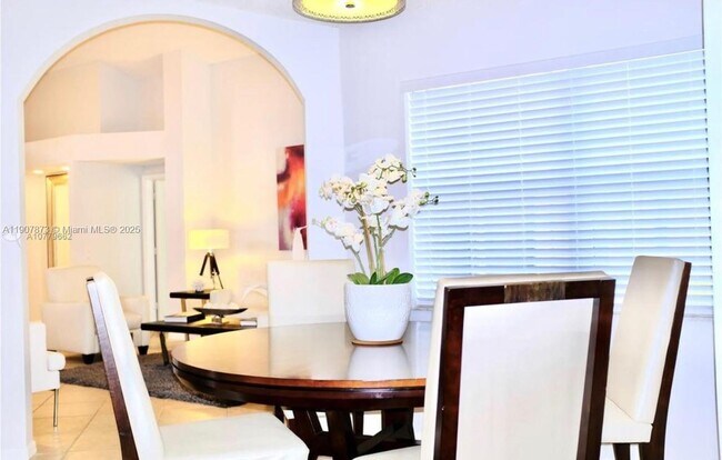 Building Photo - 3341 Overlook Rd