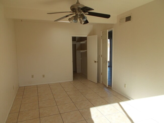 Building Photo - 861 Catalina Dr