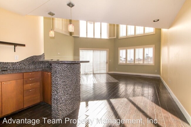 Building Photo - 3 br, 2.5 bath House - 2511 Manchester Ave