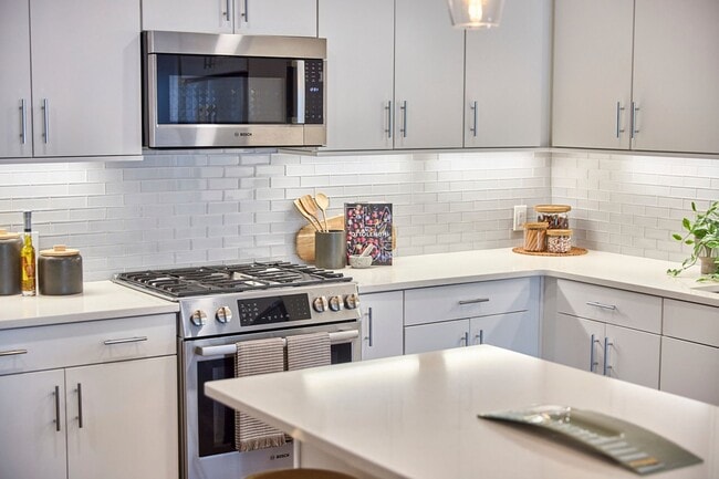 Building Photo - Condo in the Heart of Downtown Durham | Private Terrace + Amenities