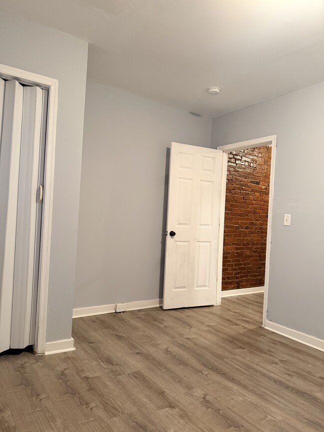 Building Photo - 1617 Darley Ave