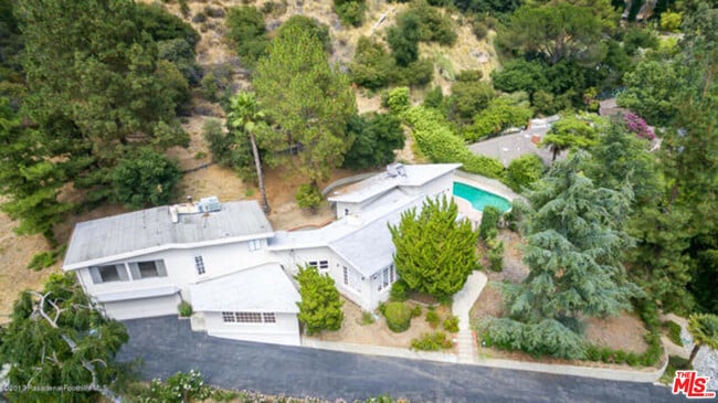 Building Photo - 5249 Escalante Dr