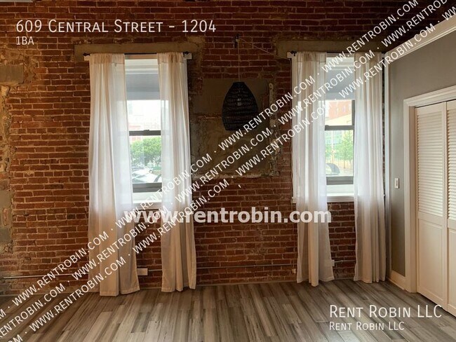 Building Photo - 609 Central St