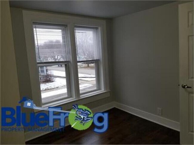 Building Photo - 907 Kellogg St