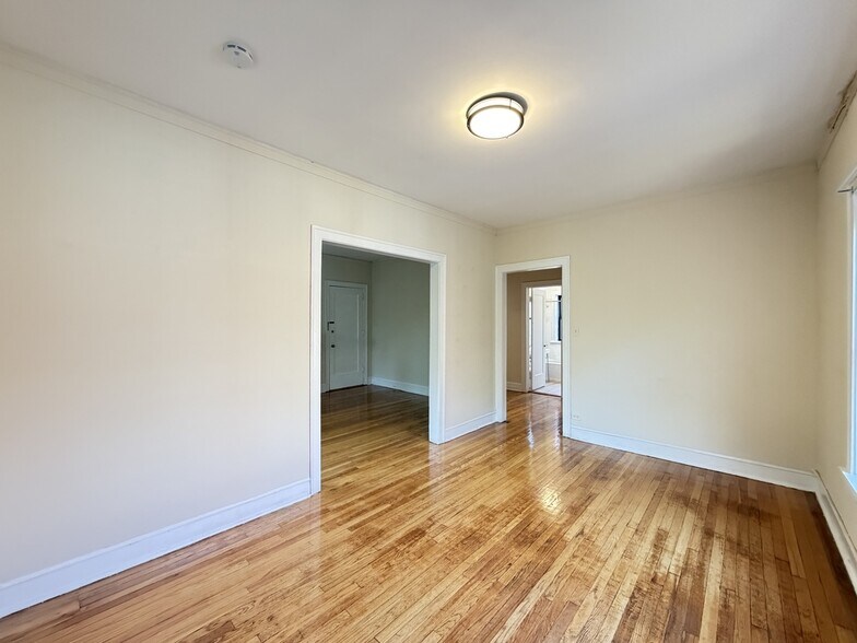 Building Photo - 805 Dempster St