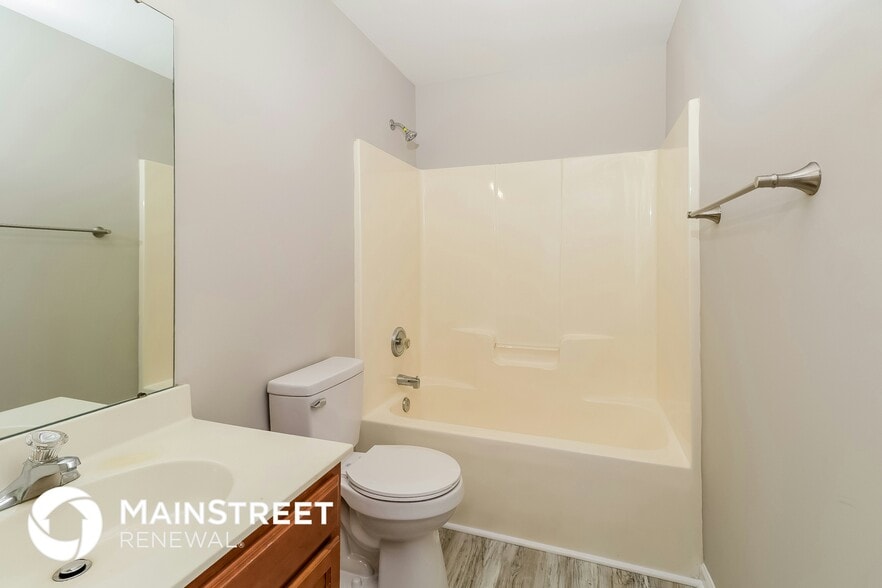 Building Photo - 421 Peachtree Rd