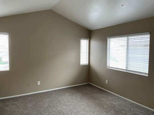 Building Photo - 11484 Millpond Rd