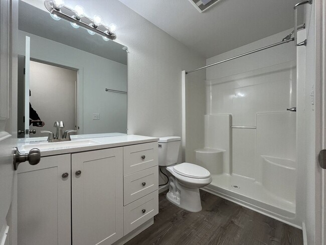 Building Photo - JDD2413