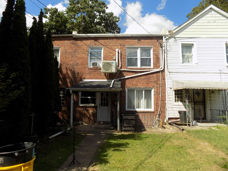 Building Photo - 2329 Ashburton St