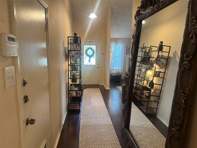 Building Photo - 3127 Pecan Point Dr