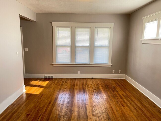 Building Photo - Florence/Minne Lusa 4 bed 2 bath house 160...