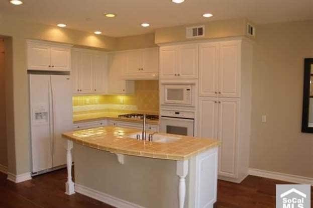 Building Photo - 180 Guinevere-