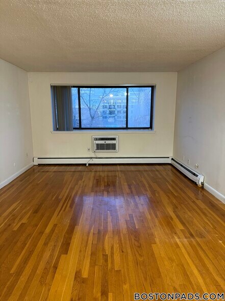 Building Photo - 122 Dustin St