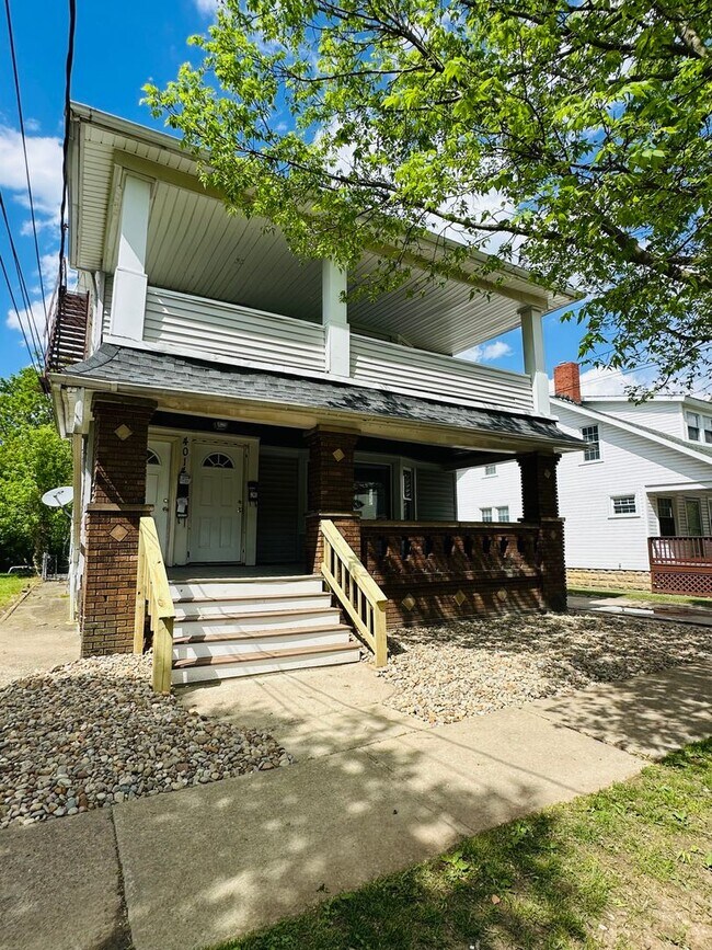 Building Photo - 4014 Cypress Ave