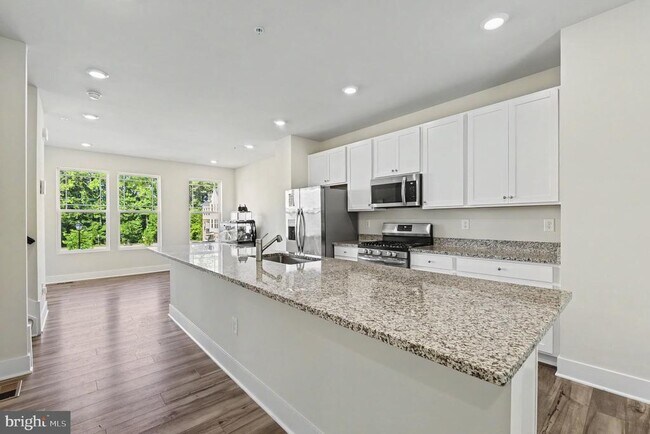 Building Photo - 238 Waterstone Rd