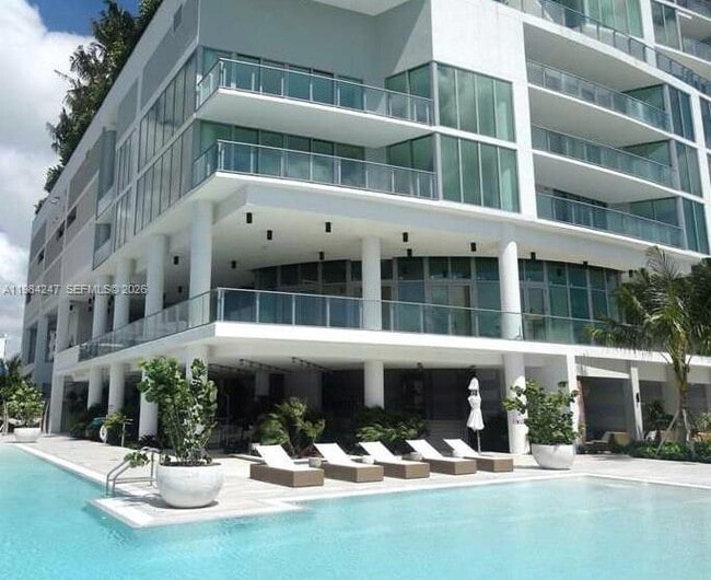 Building Photo - 2900 NE 7th Ave