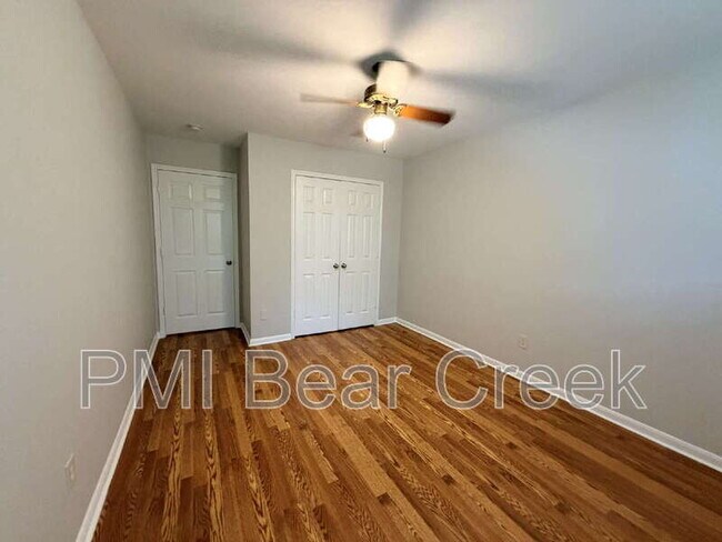 Building Photo - 6407 Waldron Dr