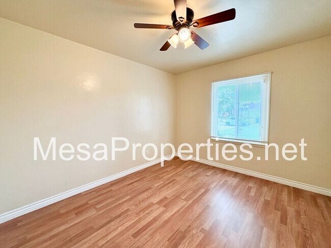 Building Photo - 17571 Deodar Ave