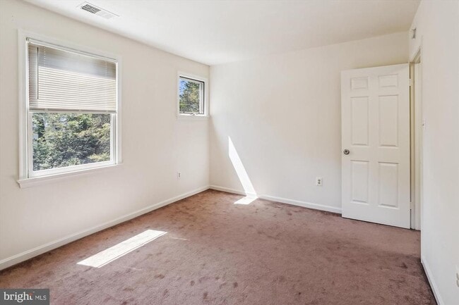 Building Photo - 8901 Montgomery Ave