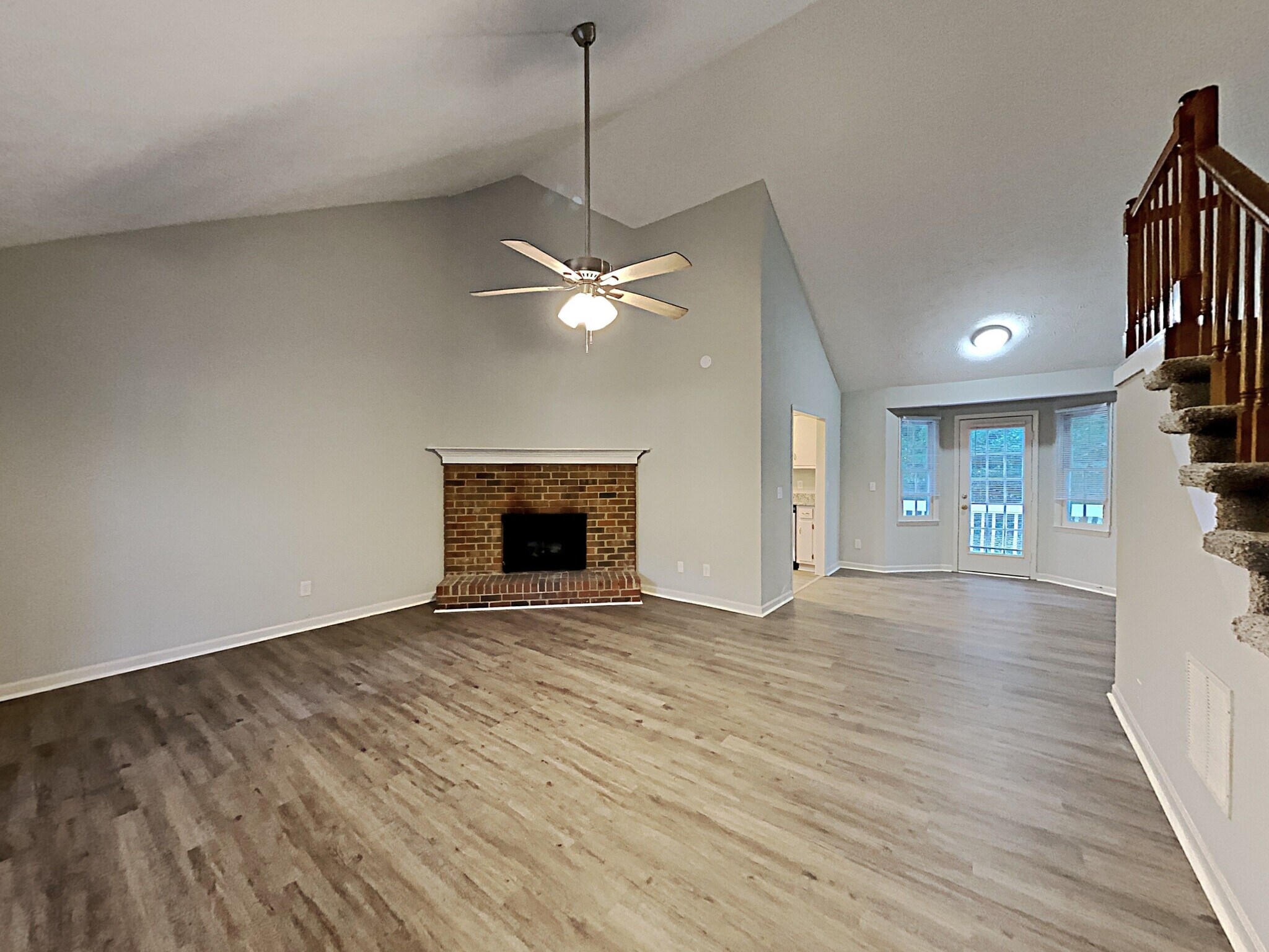 Building Photo - 1427 Hillside Pl SE