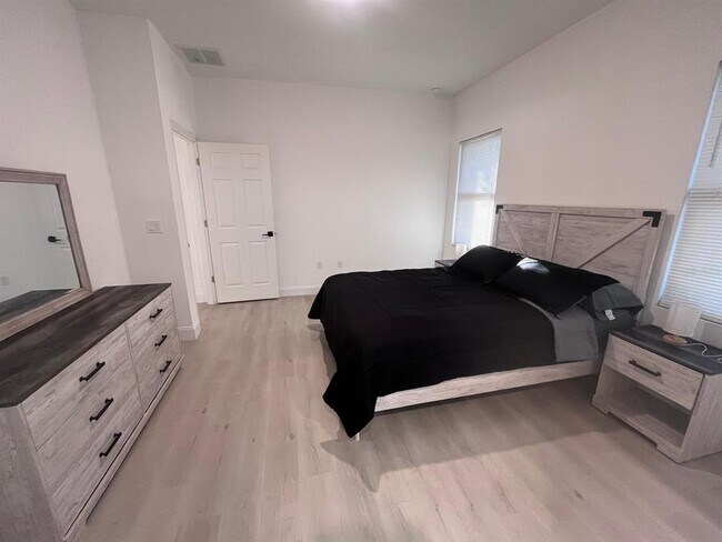 Building Photo - 1597 Kerman St