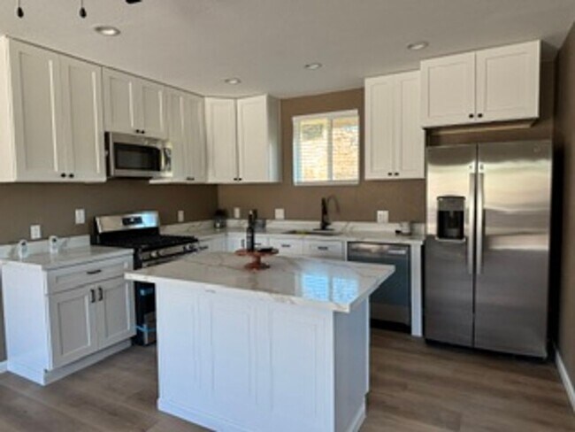 Building Photo - Charming Bear Valley Springs Home With A View!
