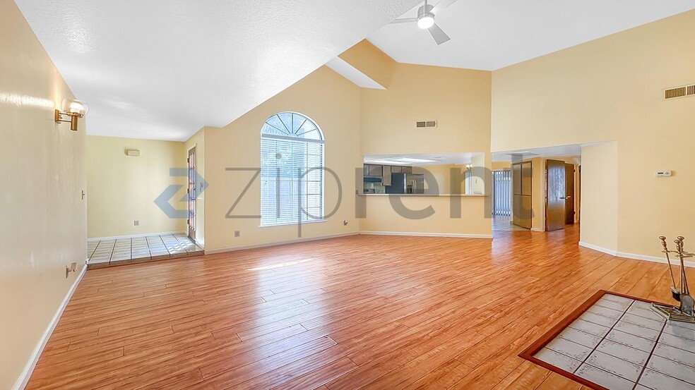Building Photo - Unit 104