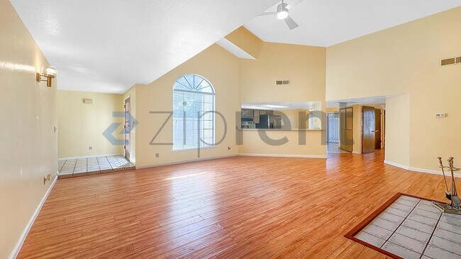Building Photo - 5490 N West Ave