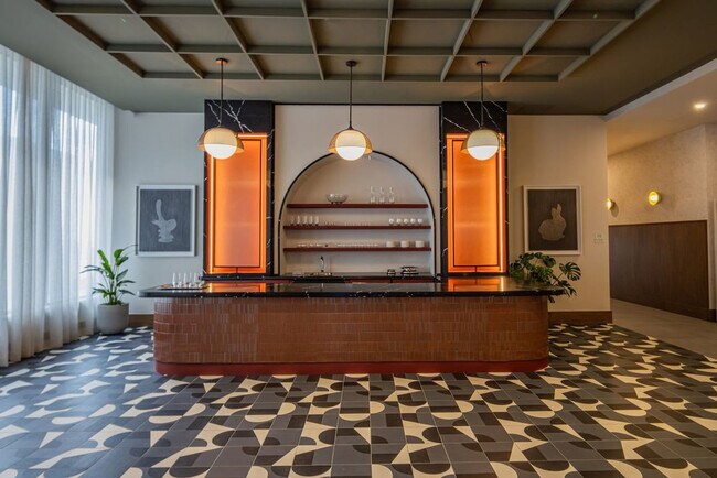 Building Photo - 11 NE 6th St