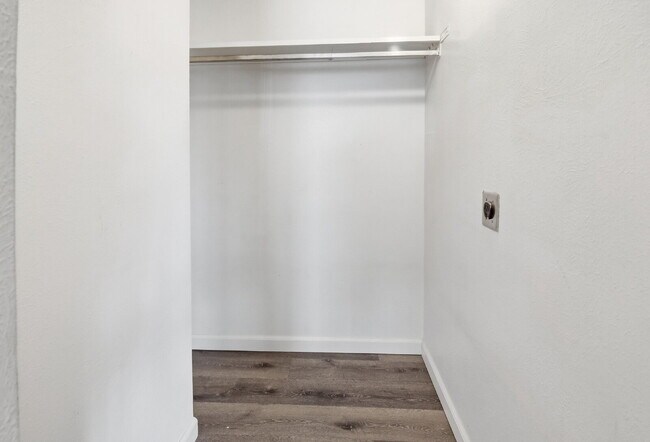 Building Photo - $1,140.95 with $300 off the first month's rent, 1 Bed - 1 Bath, Condo in Denver with Easy Access ...