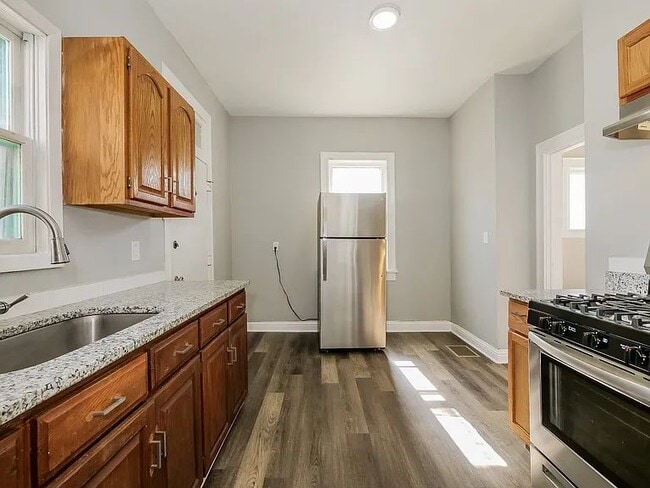 Building Photo - 2902 Bristol St