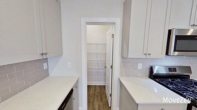 Building Photo - 768 Lightrail Dr