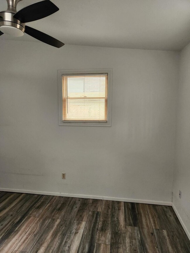 Building Photo - Gorgeous 4 bed/2 Bath home for rent $500 O...