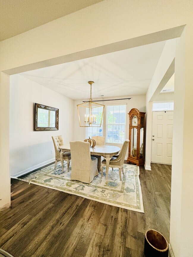 Building Photo - 2464 Campton Lp