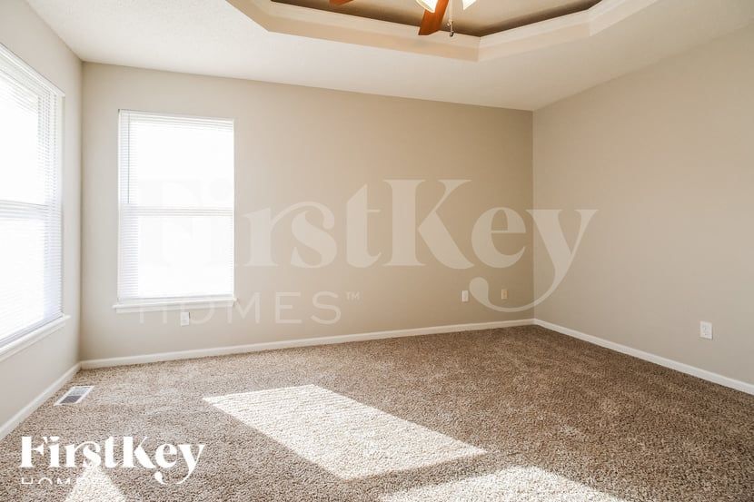 Building Photo - 713 Canter St