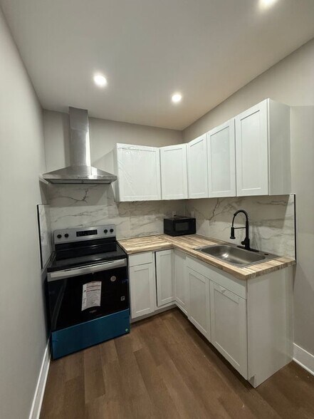 Primary Photo - 442 Hudson Ave