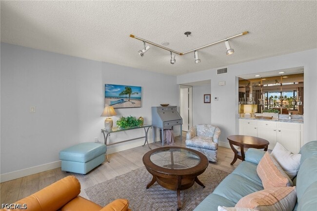 Building Photo - 3170 Matecumbe Key Rd